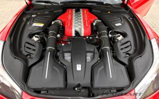 test drive Ferrari GTC4 Lusso v12